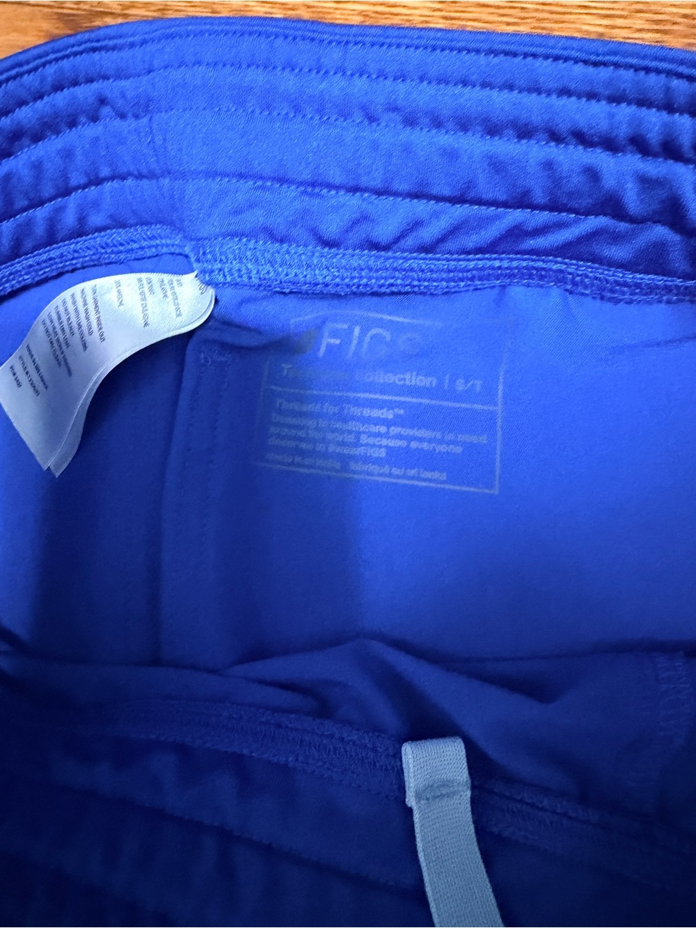 Figs Livingston scrub pants - Picture 2 of 3